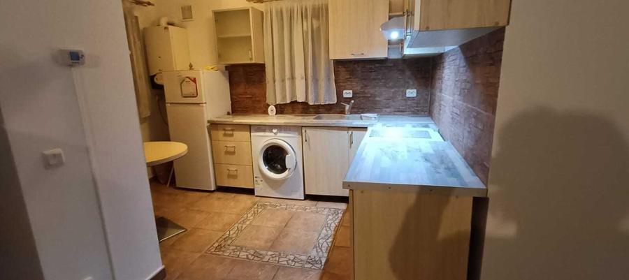 Apartament cu 3 camere decomandat în Vișan