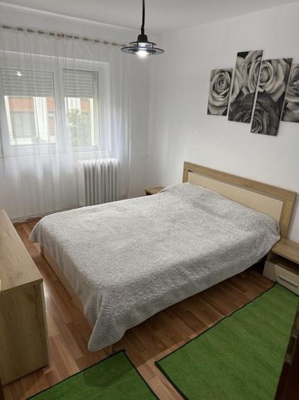 Inchiriez apartament cu o camera 42 mp. - 1