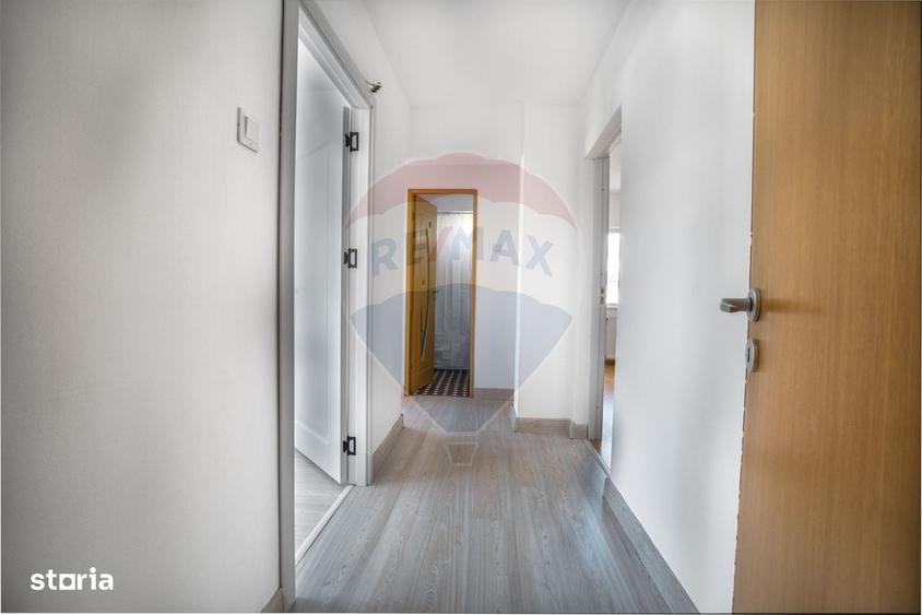 Apartament cu 4 camere decomandat în Răcădău