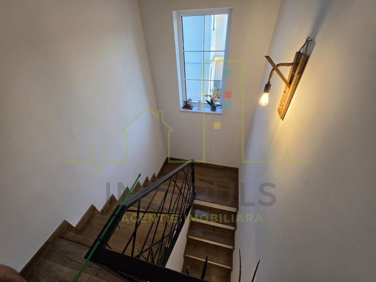 Duplex cu 5 camere cu Canalizare în Ghiroda