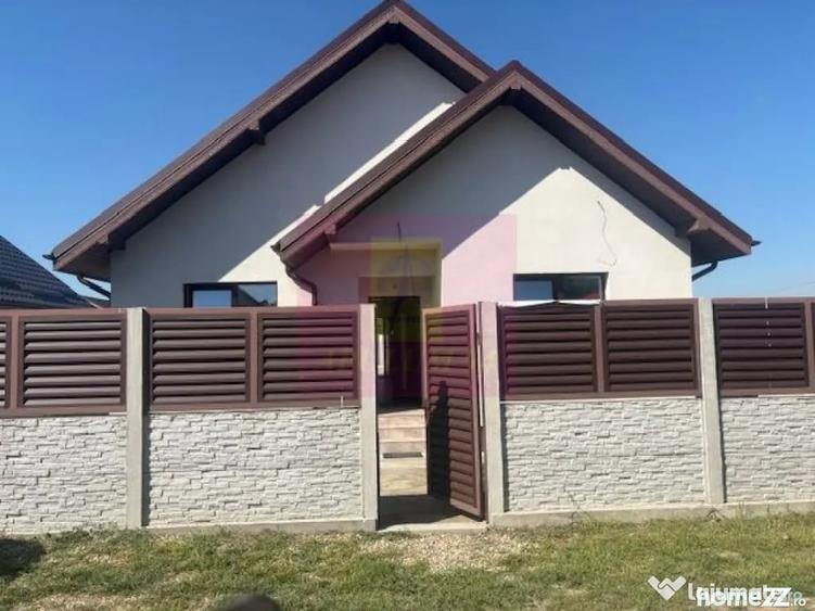 Casă cu 5 camere cu Teren 410 Mp în Țegheș