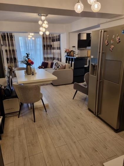 Apartament cu 2 camere decomandat, mobilat în Central