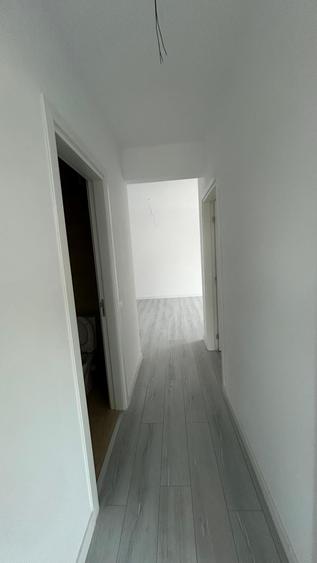 Apartament cu 3 camere semidecomandat în Găgeni