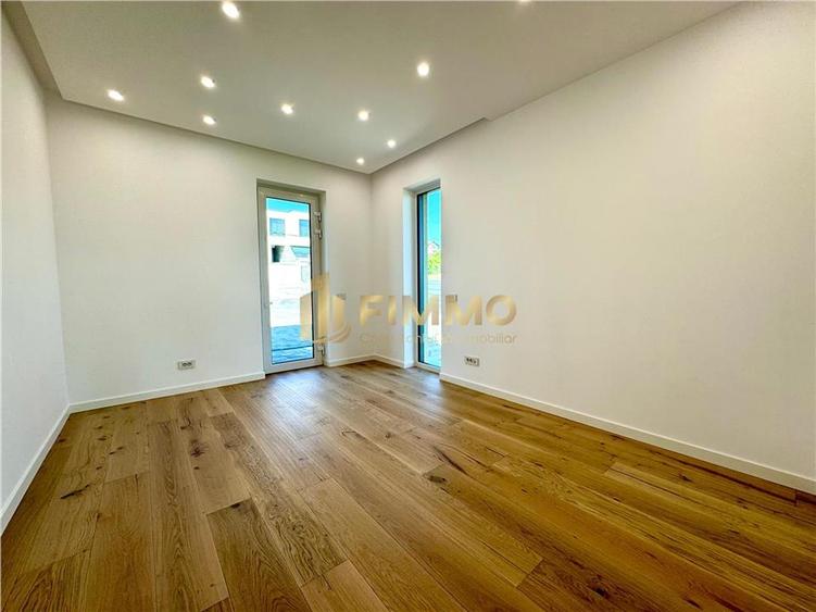 Birou, de 270 mp, în Central