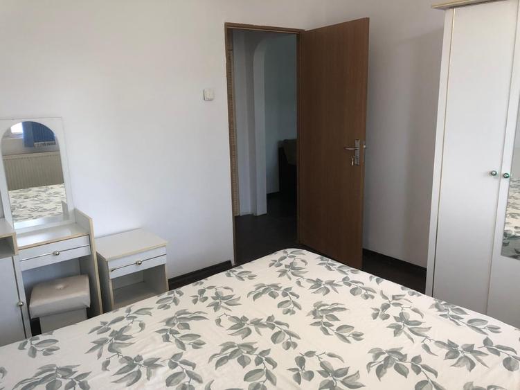 Apartament cu 2 camere semidecomandat în 1 Mai