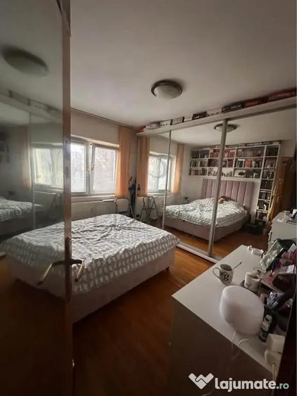 Apartament cu 3 camere decomandat, mobilat în Mircea cel Bătrân