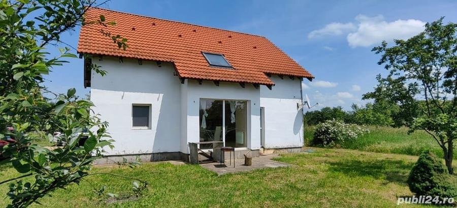 Casă cu 5 camere în Santăul Mare
