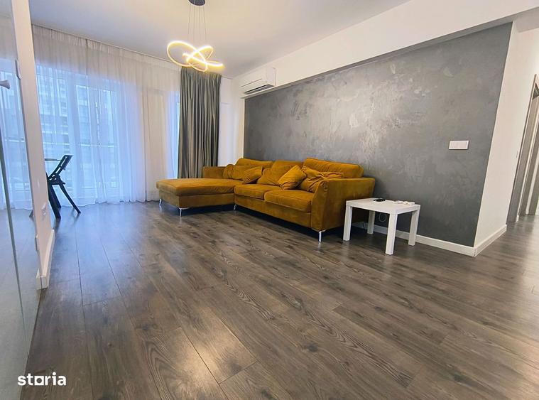 Apartament cu 3 camere, mobilat în Tei