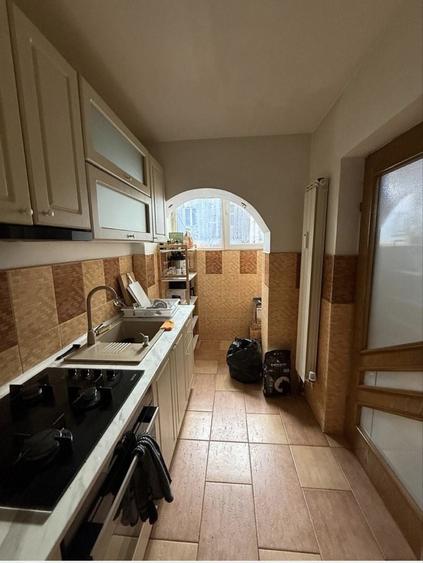 Apartament cu 3 camere în George Enescu