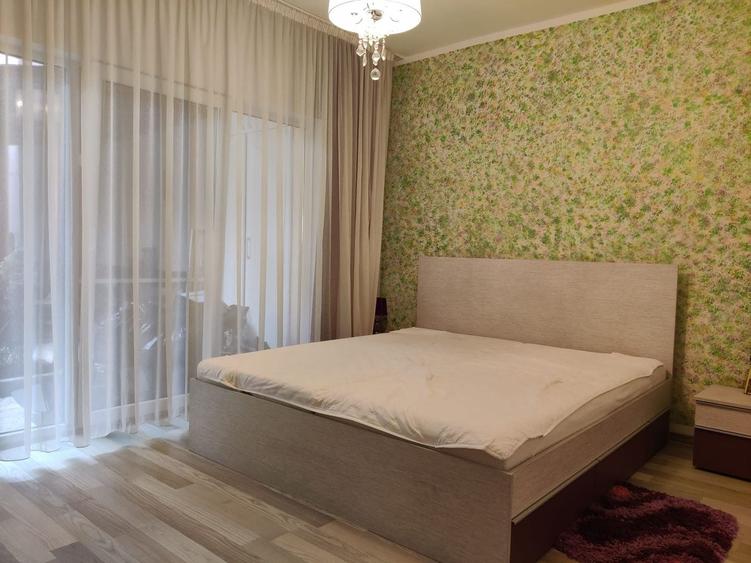 Apartament cu 3 camere decomandat în Florești