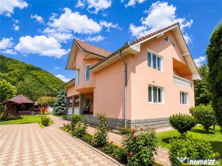 Casă cu 6 camere cu Teren 996 Mp în Gălăoaia