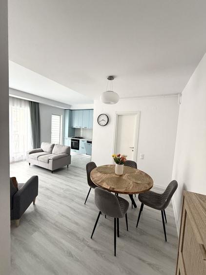 Apartament cu 3 camere decomandat în Ștefăneștii de Jos