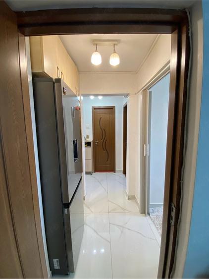 Apartament cu 2 camere decomandat în Titan