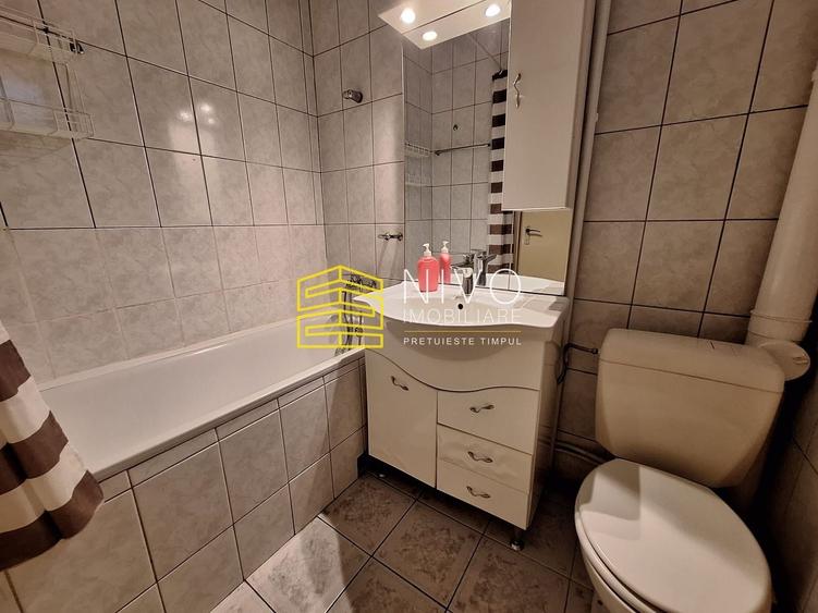 Apartament cu 3 camere decomandat, mobilat în Cornișa