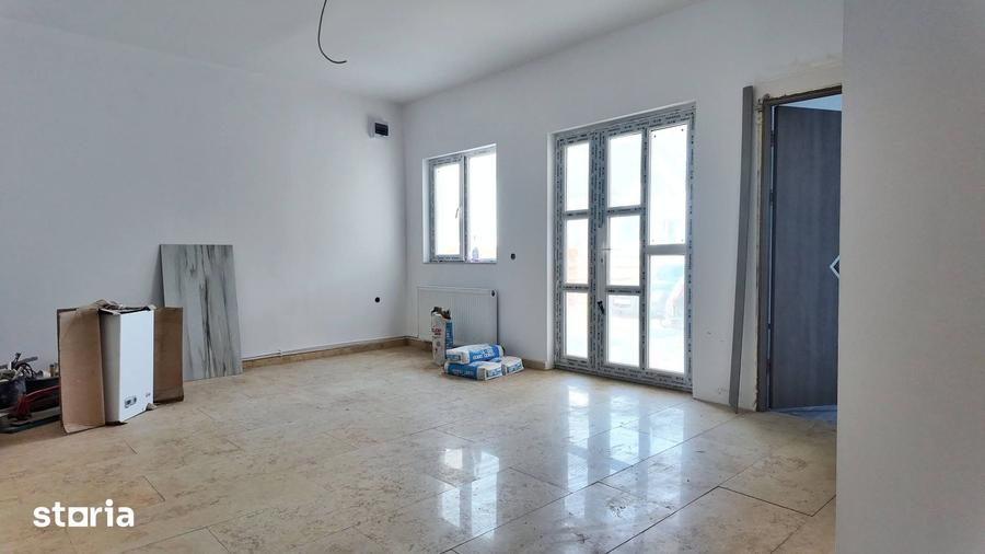 Casă cu 3 camere cu Teren 200 Mp în Central