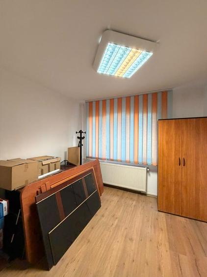 Apartament cu 3 camere semidecomandat în Pantelimon