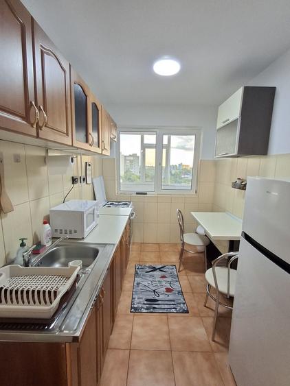 Apartament cu 2 camere semidecomandat în Micro 5