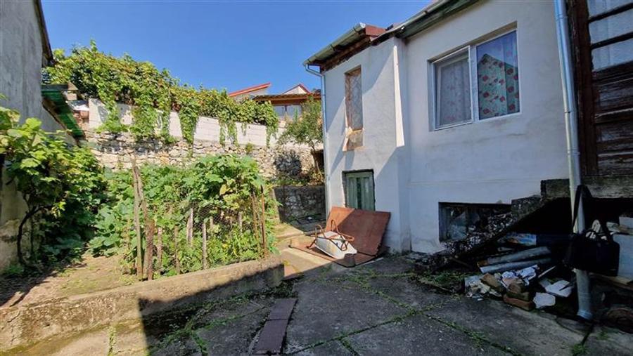 Casă individuală cu 5 camere cu Canalizare în Muncitoresc
