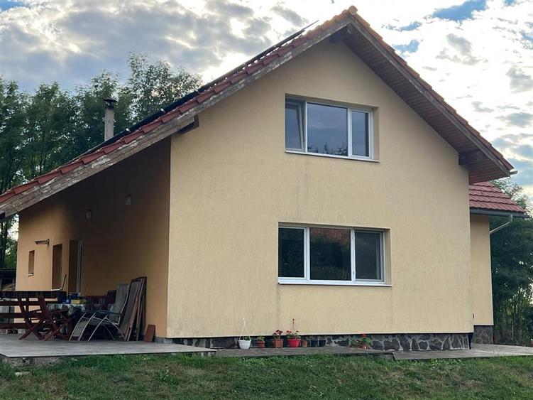 Casă individuală cu 6 camere cu Teren 5700 Mp în Cicârlău