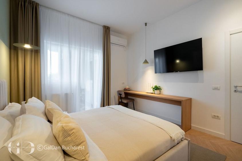 Apartament cu 4 camere în P-ța Universității