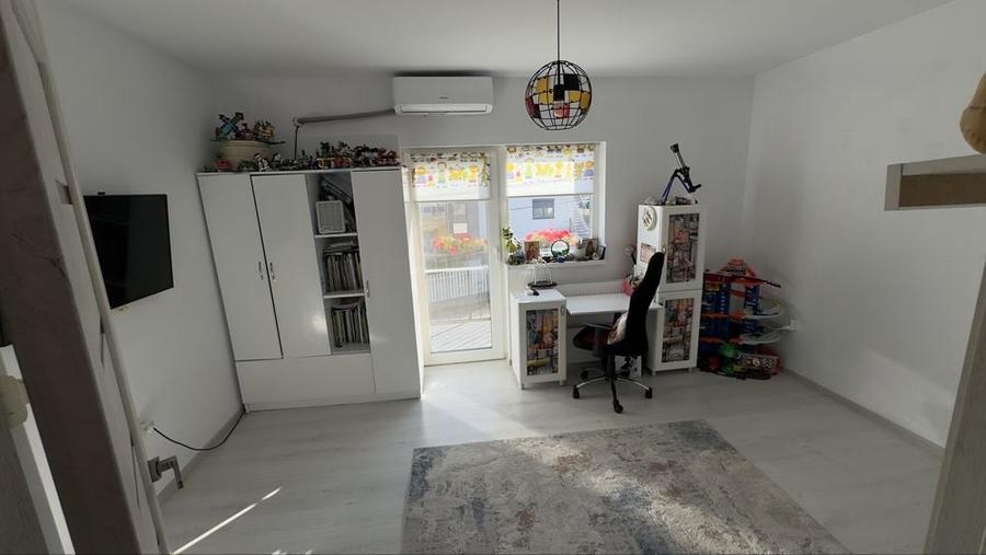 Casă cu 3 camere în Păcurari
