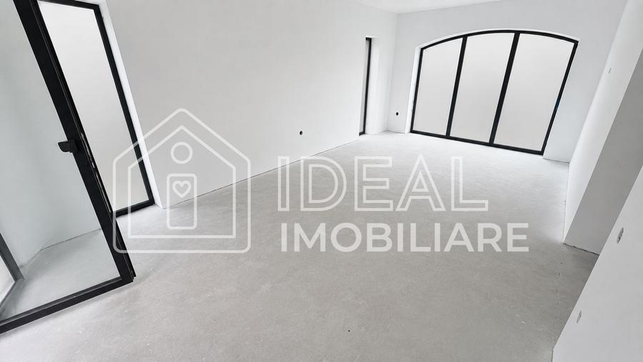 Casă individuală cu 4 camere cu Canalizare în Periferie