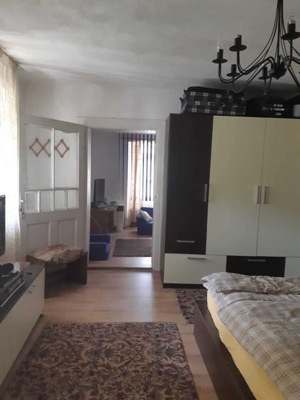 Casă cu 4 camere în Săsciori