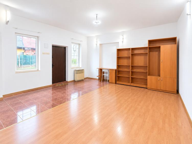 Birou, de 27 mp, în Central