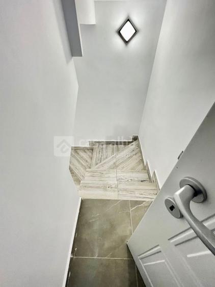 Casă individuală cu 4 camere cu Canalizare în Bucium