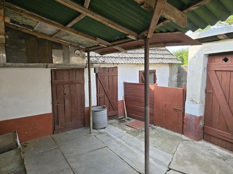 Casă cu 2 camere în Boiu