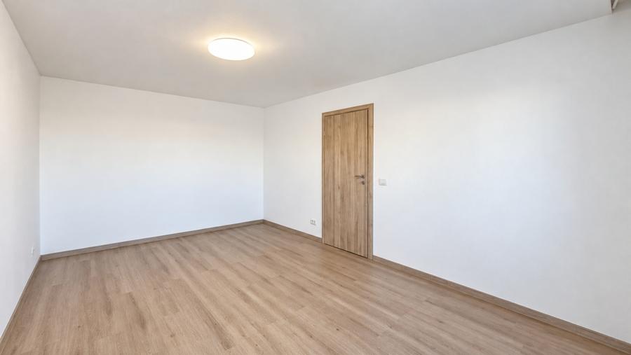Apartament cu 4 camere decomandat în Chișinau