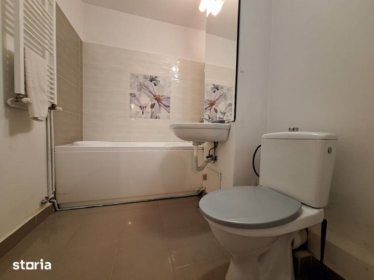 Apartament cu 3 camere decomandat în Baba-Dochia