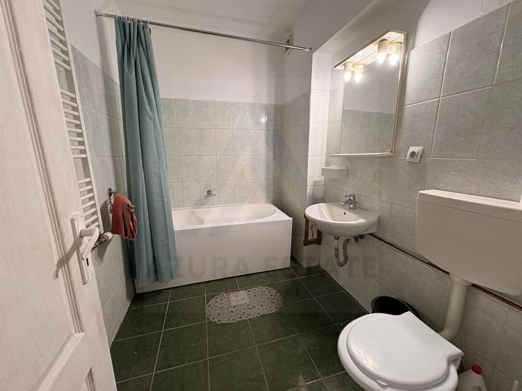 Apartament cu 2 camere semidecomandat în Broscărie
