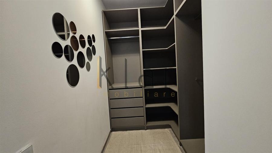 Apartament cu 3 camere semidecomandat, mobilat în Bună Ziua