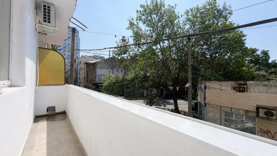 Apartament cu 5 camere decomandat în P-ța Victoriei