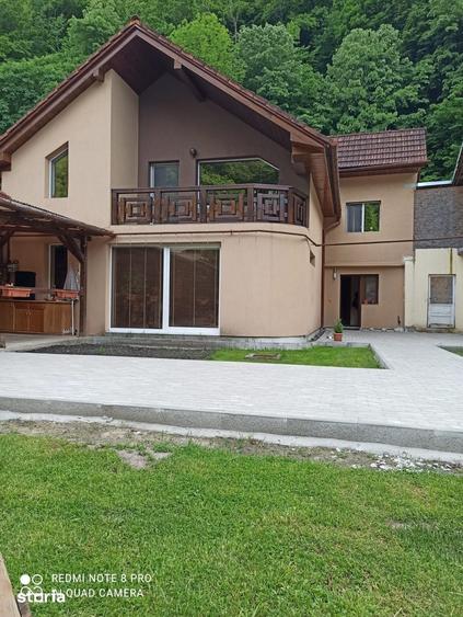 Casă cu 4 camere cu Teren 960 Mp în Central