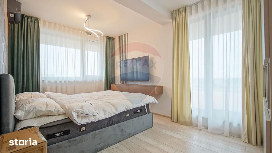 Apartament cu 3 camere decomandat în Tractorul