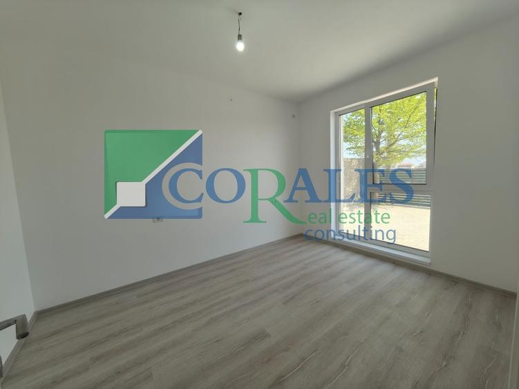 Duplex cu 5 camere cu Canalizare în Dumbrăvița
