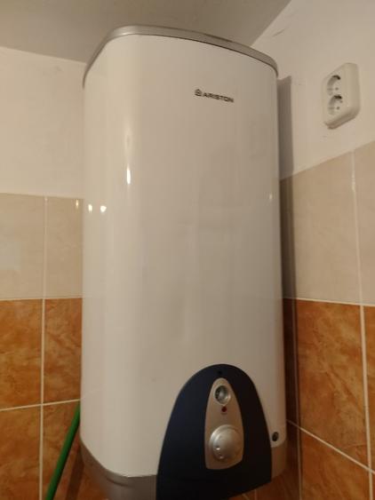 Casă individuală cu 3 camere cu Canalizare în Cislău