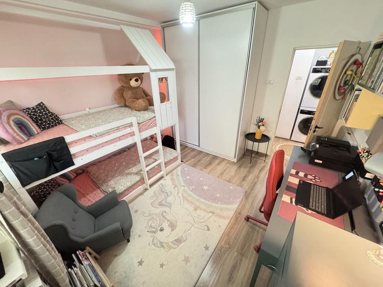 Apartament 2 camere complet renovat | Zona Liceul Traian | Etaj 1 - 5