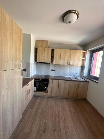 Apartament cu 3 camere decomandat, mobilat în Moșnița Nouă