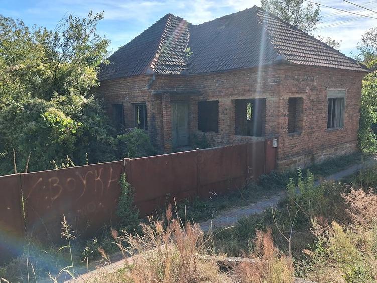 Casă cu Teren 4000 Mp în Odvoș