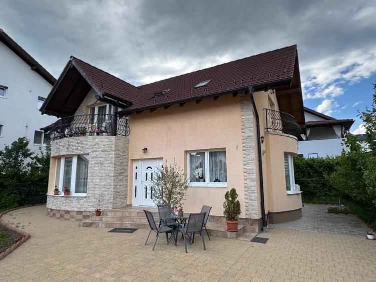 Casă cu 4 camere în Cisnădie
