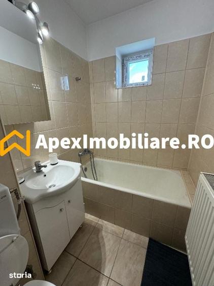 Apartament cu 3 camere semidecomandat în Drumul Taberei