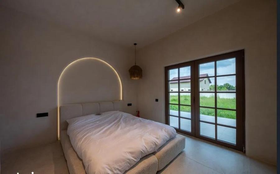 Casă cu 5 camere cu Teren 750 Mp în Snagov