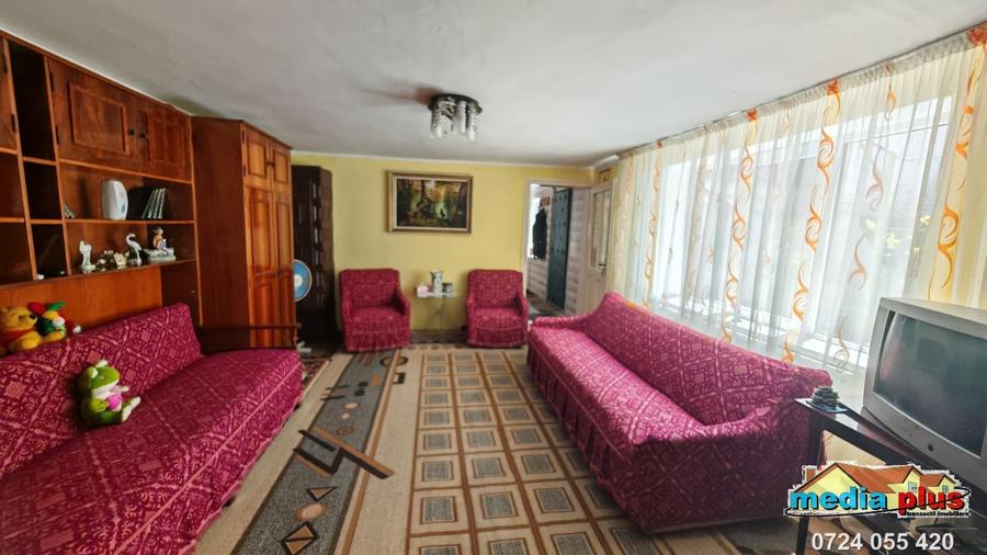 Casă individuală cu 3 camere cu Teren 500 Mp în Est