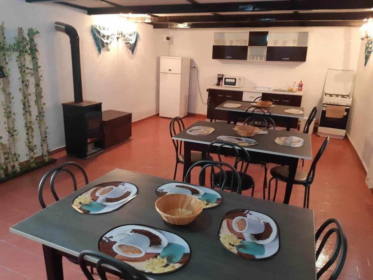 Casă cu 3 camere cu Teren 80 Mp în Breazova