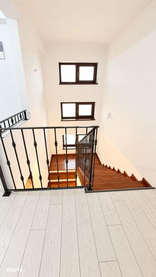 Casă cu 5 camere cu Teren 500 Mp în Valea Lupului