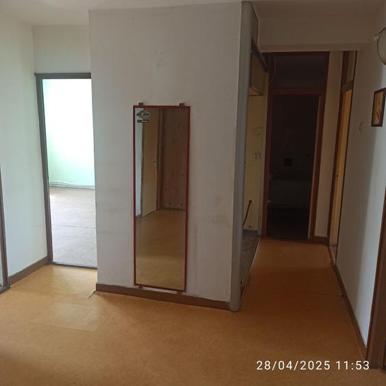 Apartament cu 3 camere decomandat în Archia
