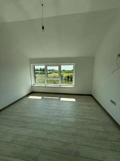 Casă cu Teren 450 Mp în Central